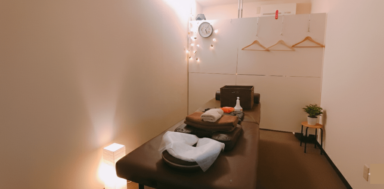 リラックスして施術を受けられる美容鍼灸整体院Cure & Belleのプライベートな空間